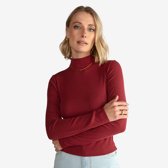 Conheça a BLUSA CANELADA VISCOSE GOLA ALTA FEMININA - MARSALA