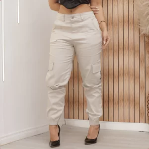 Calça Cargo Feminina Jogger Com Bolso Lateral Bege Com Lycra Stillger Jeans
